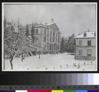 Hôpital cantonal: façade et cour nord avec dépendances.