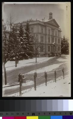 Hôpital cantonal: façade et cour nord.