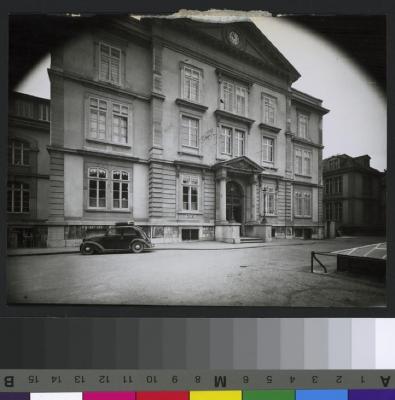 Hôpital cantonal: façade et cour nord.