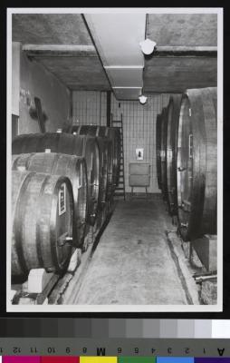 Hôpital cantonal: cave.