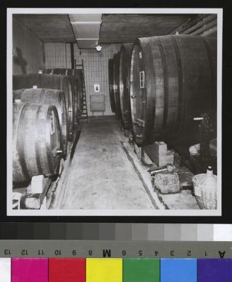 Hôpital cantonal: cave.