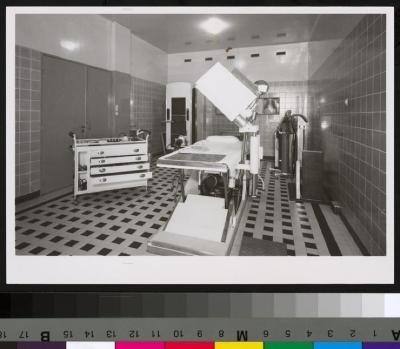 Hôpital cantonal: service d'ORL, salle d'opération.