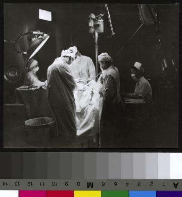 Hôpital cantonal: service de chirurgie, nouvelle salle d'opération.