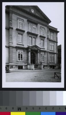 Hôpital cantonal: façade et cour nord.