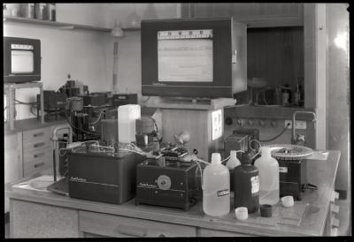 Bâtiment des laboratoires (rue du Bugnon 27): laboratoire central.
