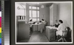 Secrétariat de l'Institut d'hygiène et de bactériologie, actuel Institut de microbiologie.