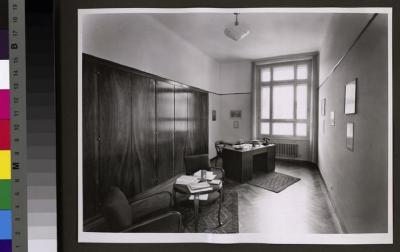 Bureau du Professeur du Laboratoire de l'Institut d'hygiène et de bactériologie, actuel Institut de microbiologie.