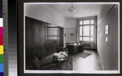 Bureau du Professeur du Laboratoire de l'Institut d'hygiène et de bactériologie, actuel Institut de microbiologie.