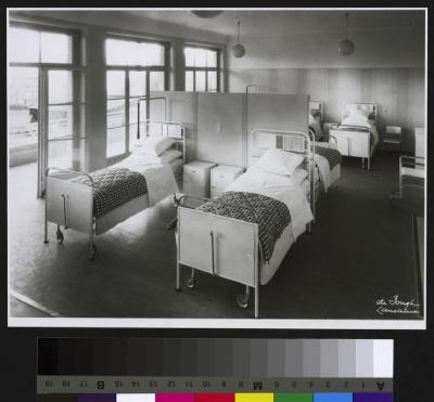 Hôpital Nestlé: chambre à dix lits.