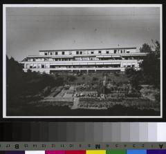 Hôpital Sandoz: façade sud.