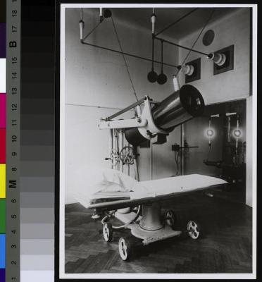 Appareil de radiologie: bombe Cobalt.