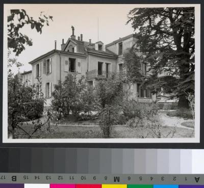 Immeuble Mont-Paisible n°20 qui servit pour le logement du personnel du CHUV, comme bâtiment administratif et qui abrite, actuellement, la garderie du CHUV.