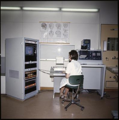 Appareil de radiologie: appareil gamma.