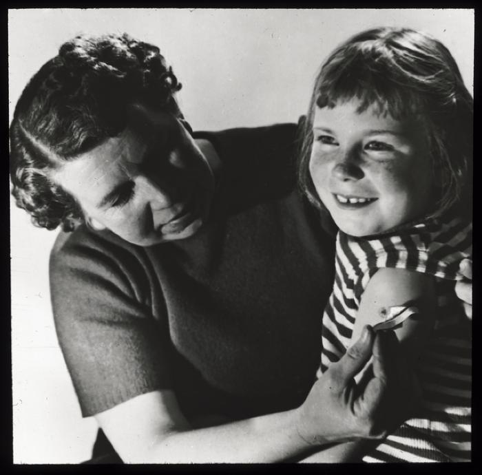 Santé publique: lutte contre la tuberculose, acte médical, vaccination.