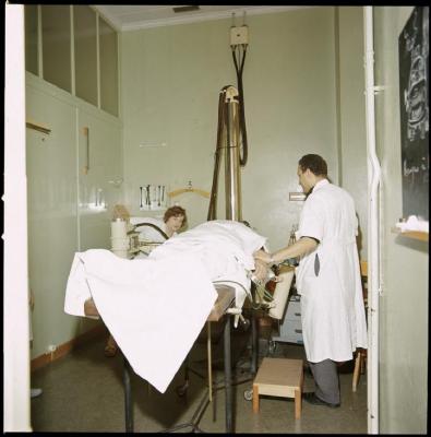 Appareil de radiologie: identification incertaine.