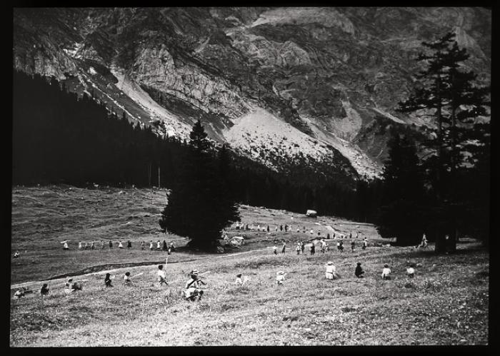 Santé publique: lutte contre la tuberculose (LVT), colonie de vacances à Solalex (Gryon).