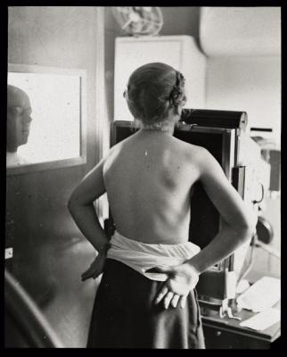 Santé publique: lutte contre la tuberculose, acte médical, consultation médicale, radiographie.