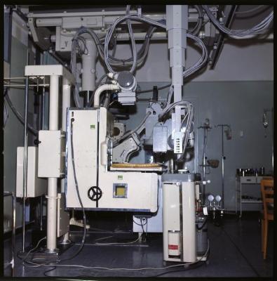 Appareil de radiologie: installation d'angiographie.