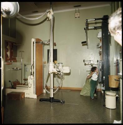 Appareil de radiologie: identification incertaine.