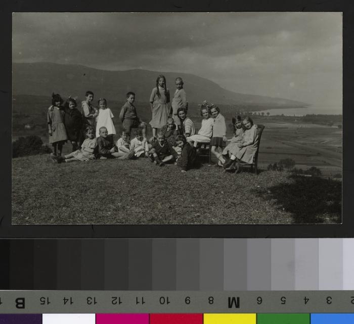 Pensionnaires en cure d'air au château de Chamblon.