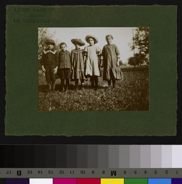 Les participants à la cure d'air et de soleil à Moudon.