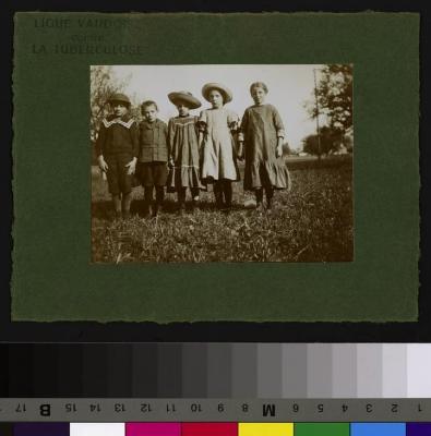 Les participants à la cure d'air et de soleil à Moudon.