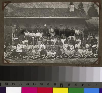 Solalex (colonie de vacances de la section de Bex): enfants posant.