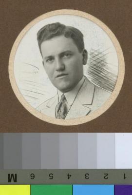 Portrait d'un jeune homme.