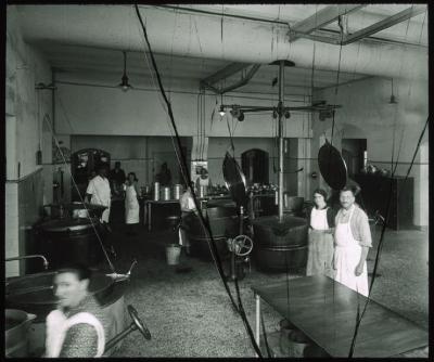 Asile de Cery, vue de la nouvelle cuisine.