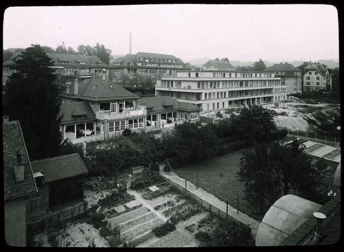 Vue générale sur la maternité, l'hôpital orthopédique, le pavillon Bourget et l'hôpital Sandoz, 1931.
