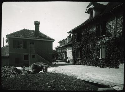 Asile Baud, vue des dépendances.