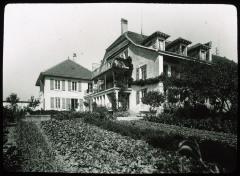 Asile Baud, vue extérieure du pavillon tripod.