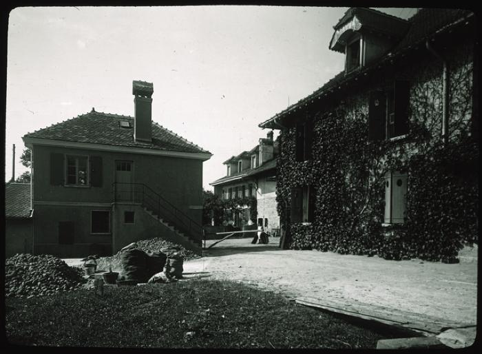 Asile Baud, vue des dépendances.