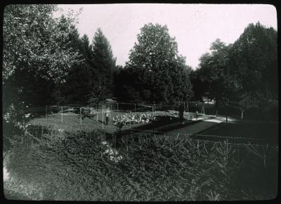 Asile La Rosière à Gimel. Vue sur la bassecour.