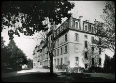Vue extérieure de l'asile La Rosière à Gimel.