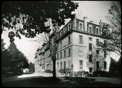 Vue extérieure de l'asile La Rosière à Gimel.