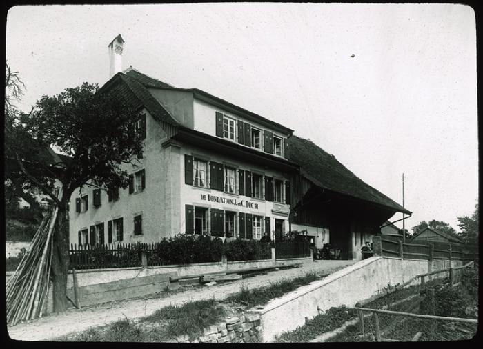 Fondation  J. et C. Duc: l'asile. Vue extérieure.