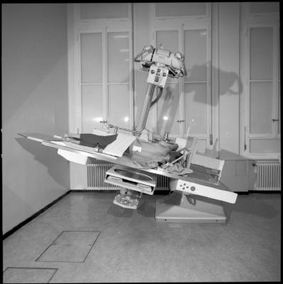 Appareil de radiologie: appareil gamma.