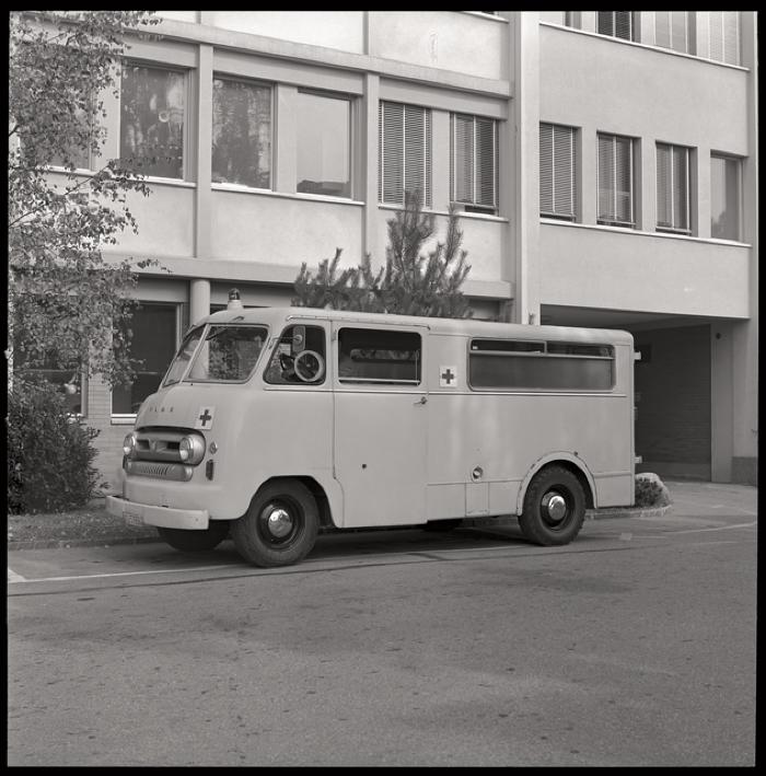 Hôpital cantonal: véhicule.