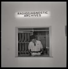 Hôpital cantonal: service de radiologie, archives.