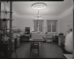 Bâtiment des laboratoires (rue du Bugnon 27): laboratoire central.