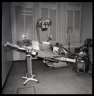 Hôpital cantonal: service de radiologie, salle 13.