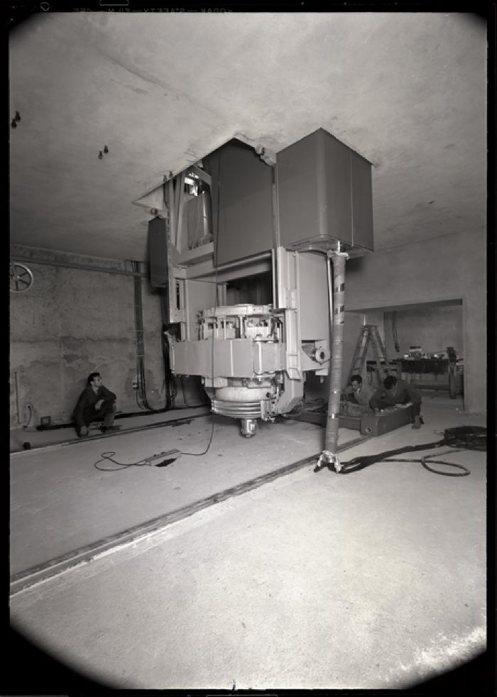 Hôpital cantonal: service de radiologie, locaux Bétatron.