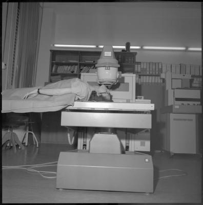 Appareil de radiologie: appareil gamma.