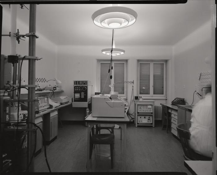 Bâtiment des laboratoires (rue du Bugnon 27): laboratoire central.