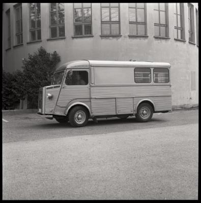 Hôpital cantonal: véhicule.