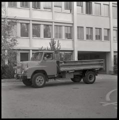 Hôpital cantonal: véhicule.