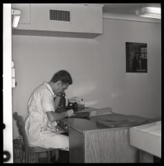 Hôpital cantonal: service de radiologie, archives.