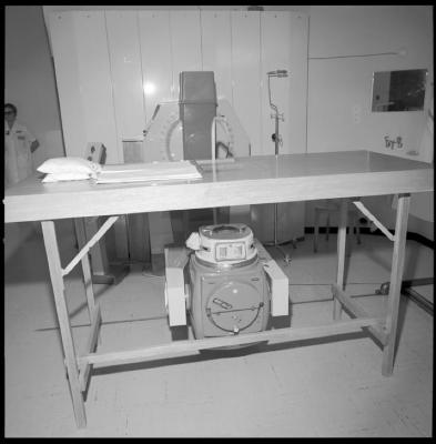 Appareil de radiologie: bombe Cobalt.