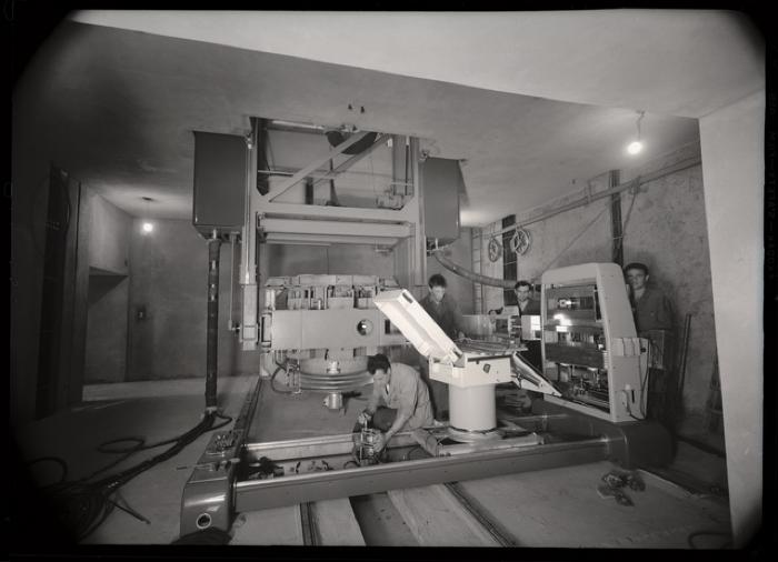 Hôpital cantonal: service de radiologie, locaux Bétatron.